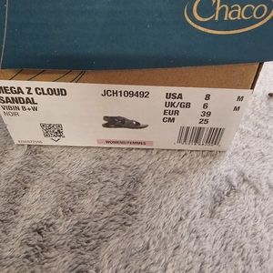 ZCloud Chacos NWT size 8